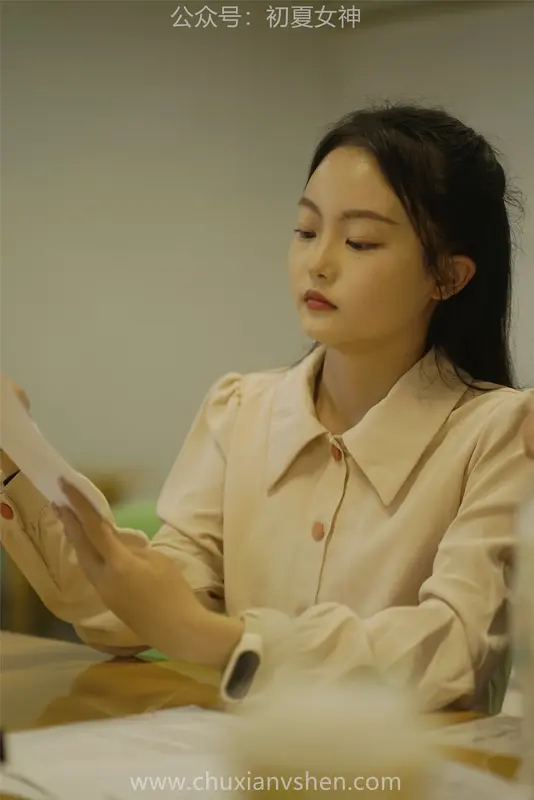 初夏女神 NO.077 双双 偶遇学姐 周末逛商场 - 初夏女神